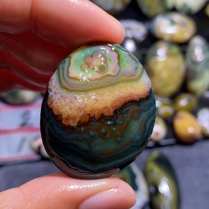 未镶嵌玛瑙/玉髓珠宝奇石
