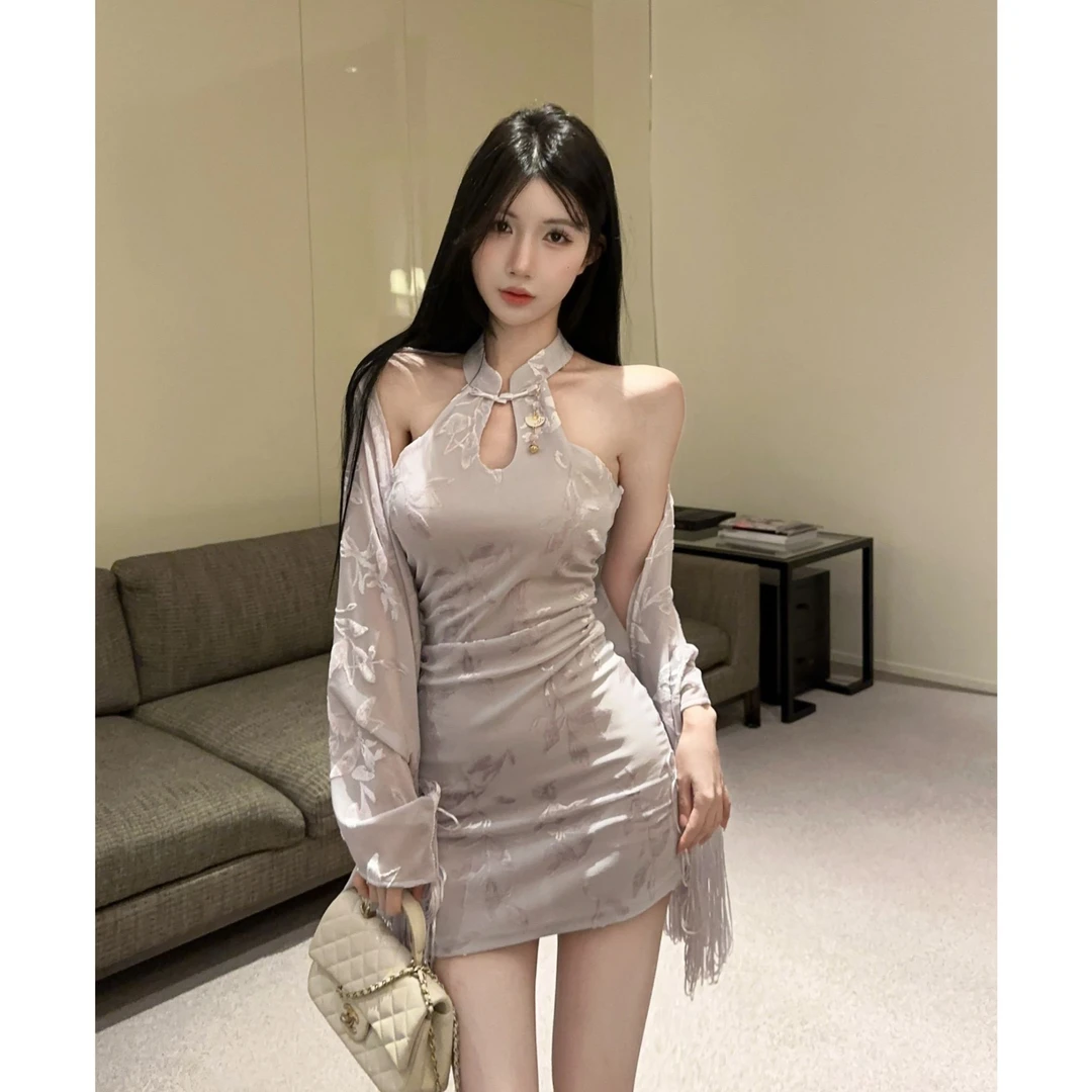 新中式挂脖包臀连衣裙2025秋季新款纯欲风露肩裙子配披肩两件套