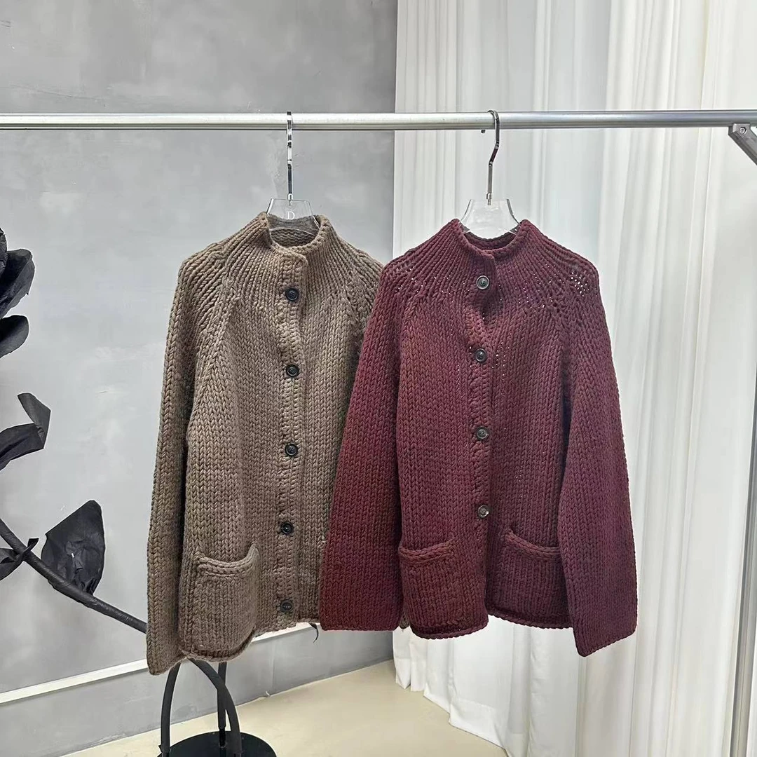 D STUDIO 两色羊毛高领纽扣开衫外套 D1980