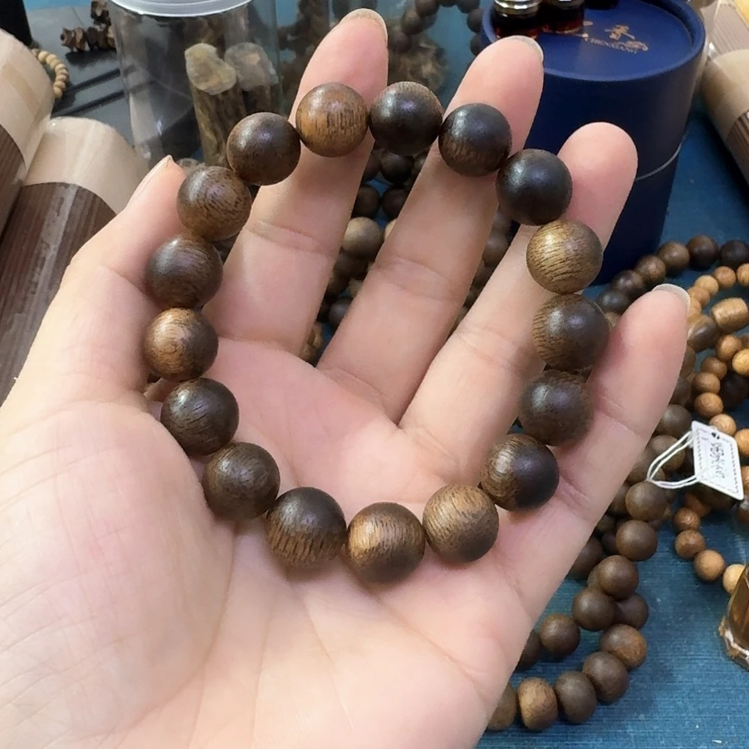 沉香碎屑沉香海南沉香黑油格1.2大十碎屑多样性发其一