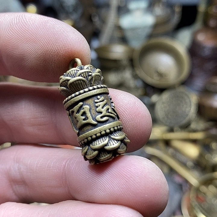 由***陈小杨推荐铜物件一个