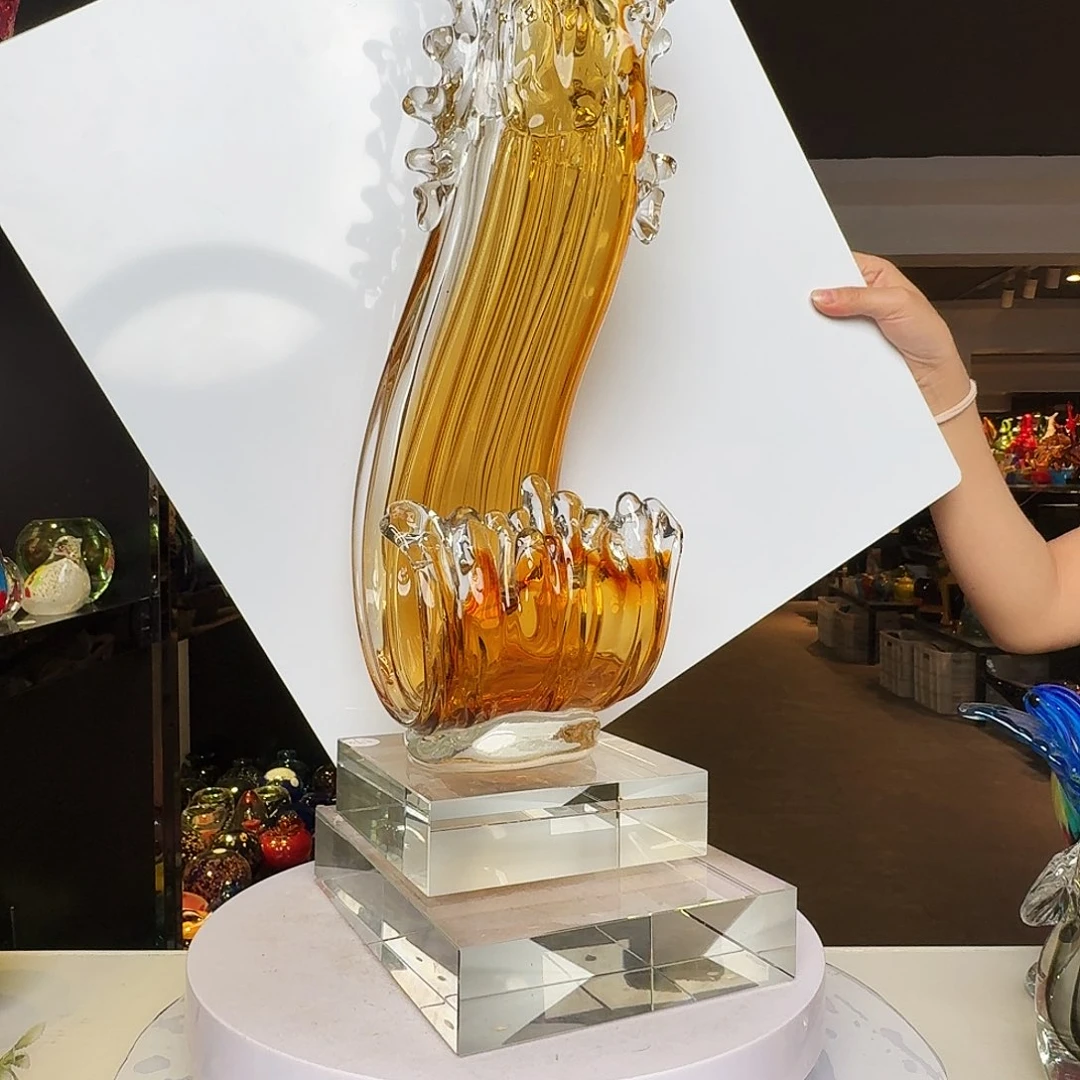 摆件琉璃岛上的一片废墟中也