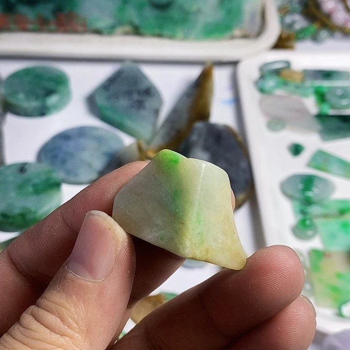 翡翠散珠天然翡翠A货挂件