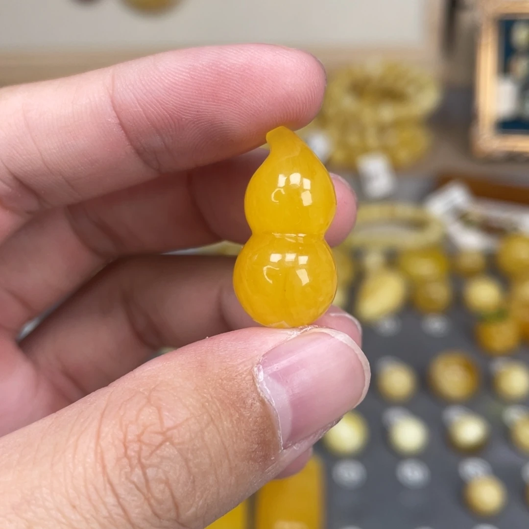 琥珀未镶嵌裸石81号
