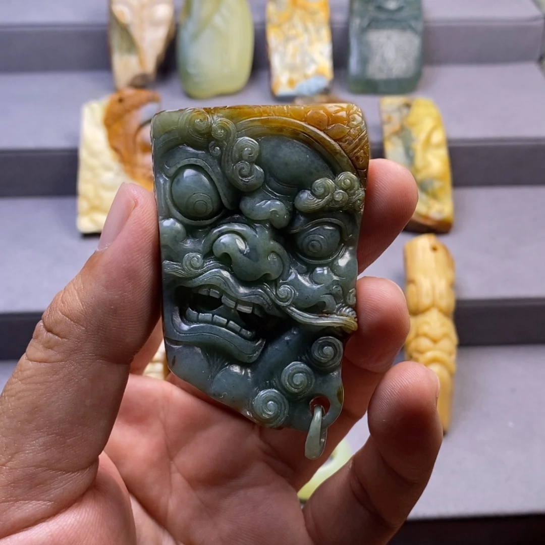 阳***馆未镶嵌岫玉颈饰挂件