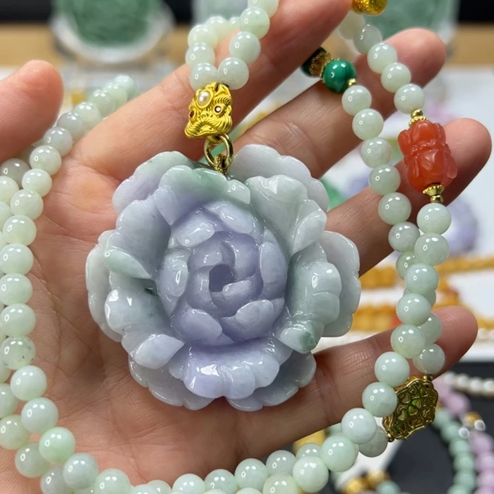 颈饰未镶嵌翡翠吊坠