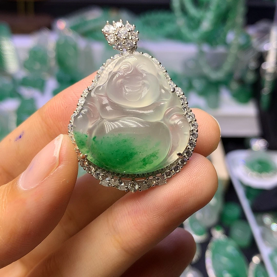 石英质玉（非洲翠）未镶嵌颈饰