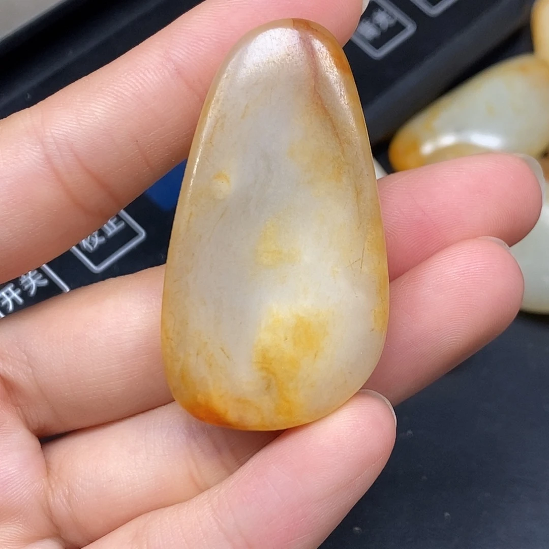 和田玉（糖玉）未镶嵌挂件
