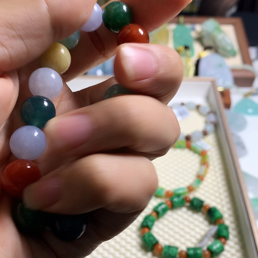 夜***酒翡翠未镶嵌颈饰翡翠