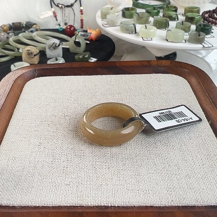 和田玉未镶嵌戒指w18糖色轮胎18.1不退换