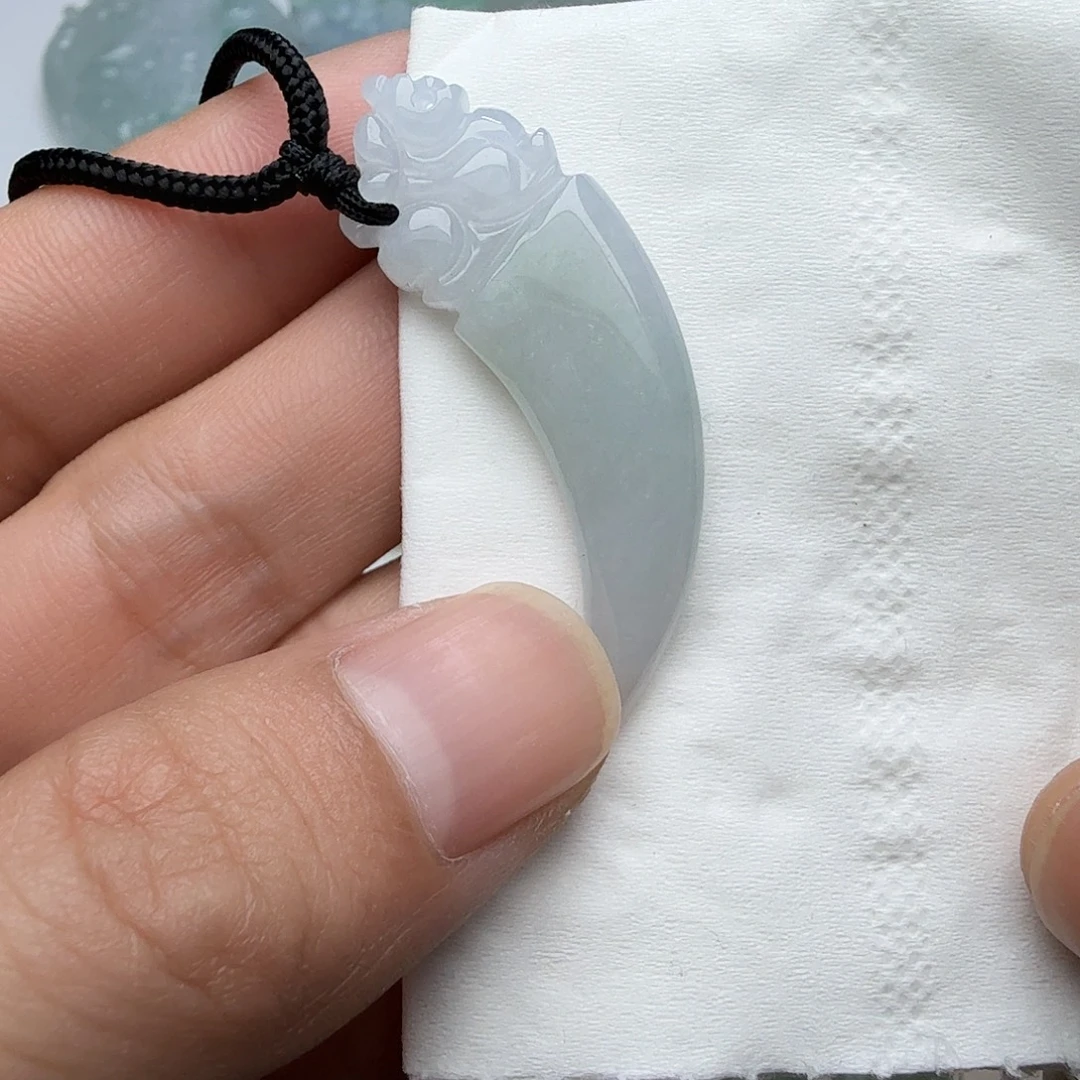 翡翠未镶嵌颈饰天然缅甸翡翠A货冰种龙牙