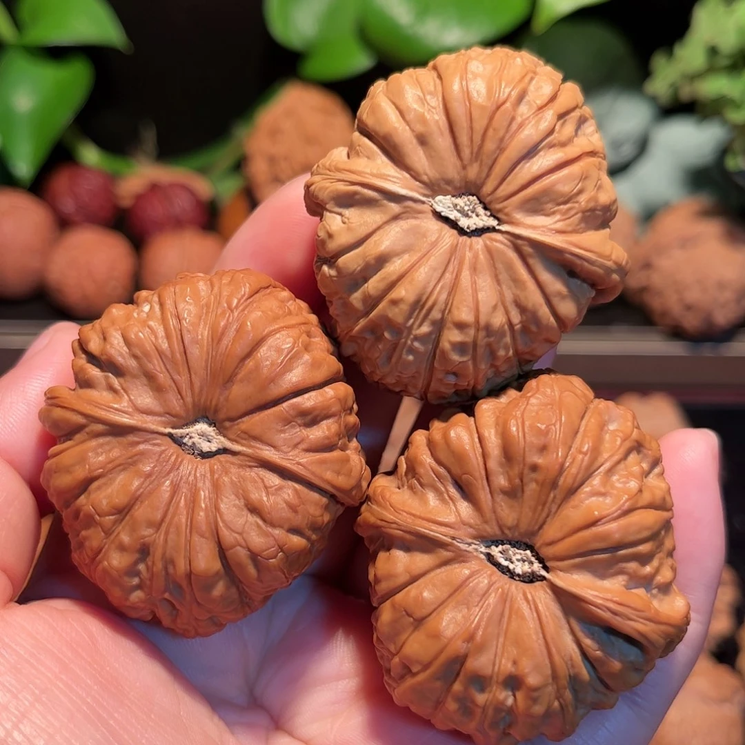 【闪购商品】文玩核桃把件飘**雨南瓜墩