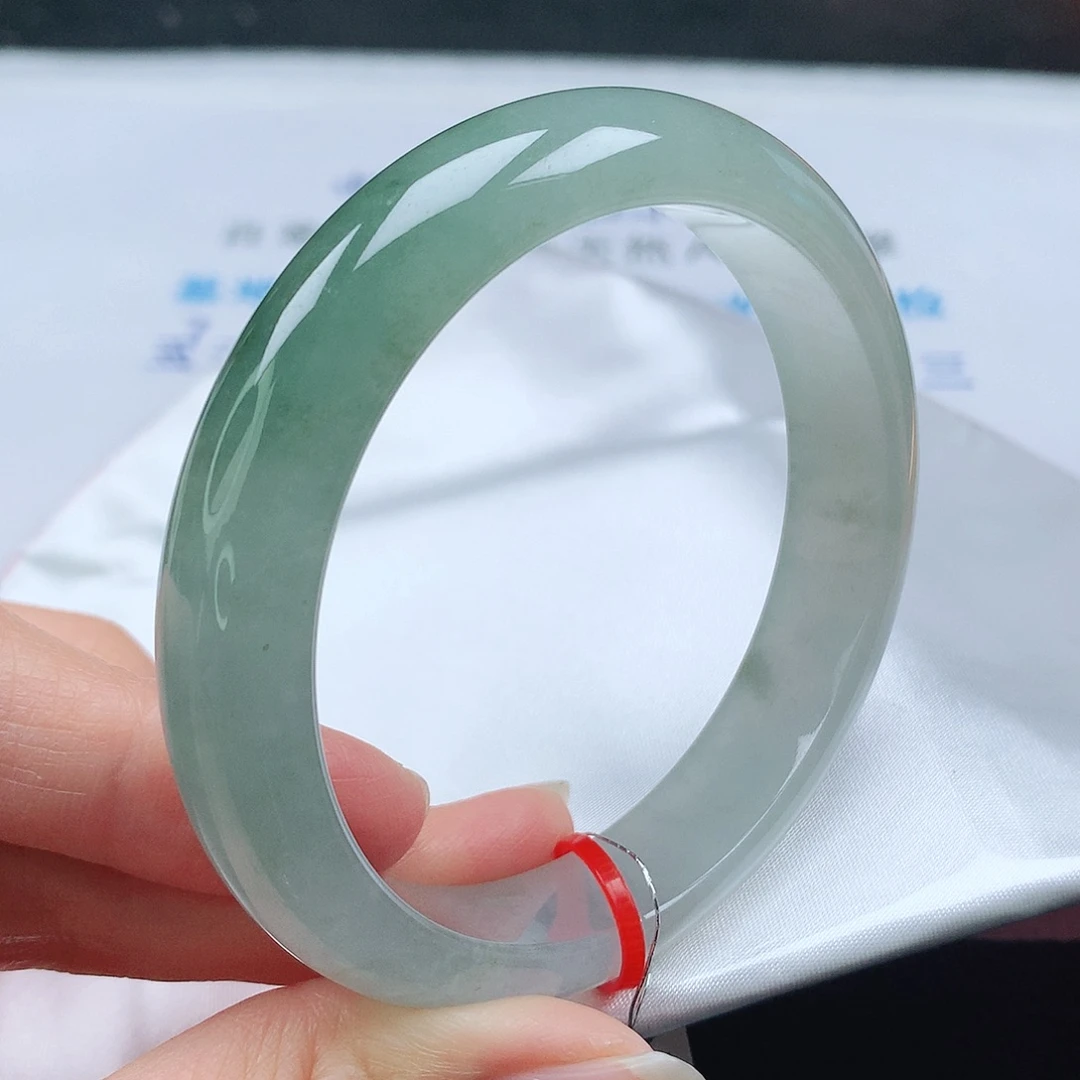 翡翠手镯未镶嵌58圈