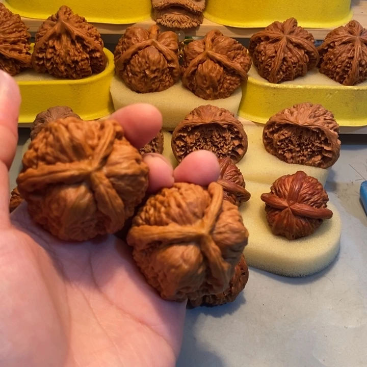 喜***哥吊坠文玩核桃jjjhhhbbv