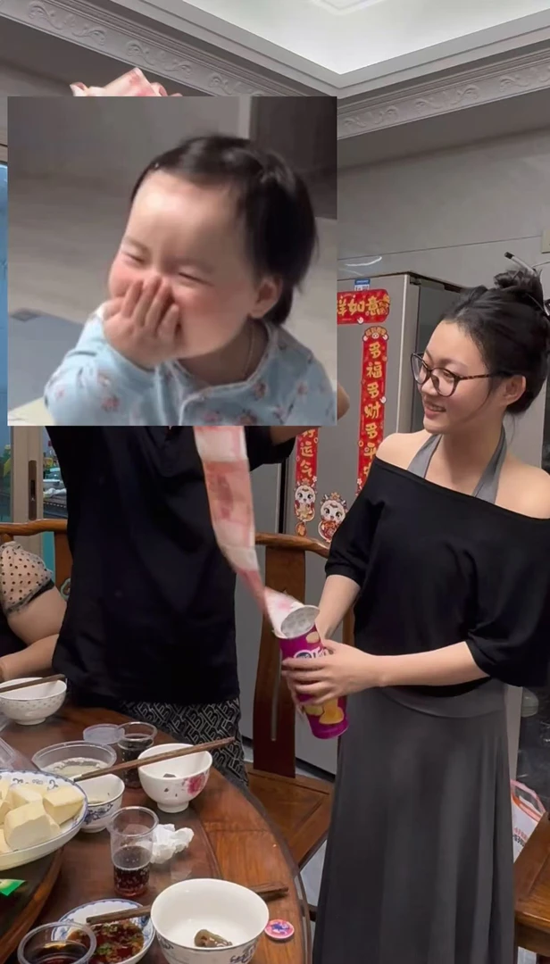 33【原川繁花】设计感假两件挂脖上衣搭配高腰显瘦半身裙套装