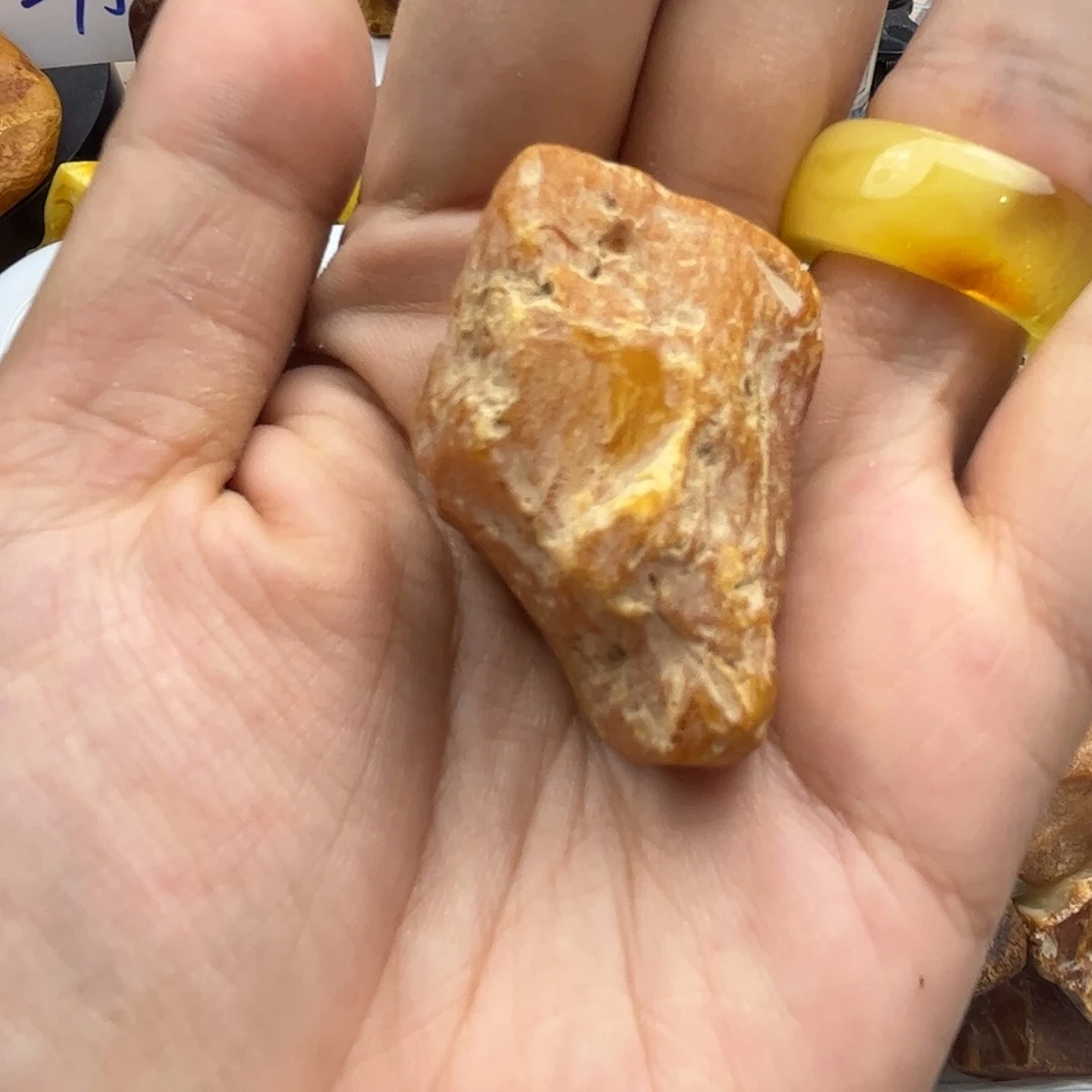 未镶嵌琥珀裸石建*陈