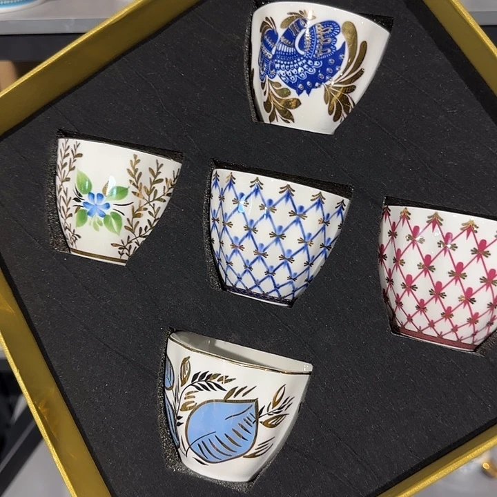 五个杯子五个杯子