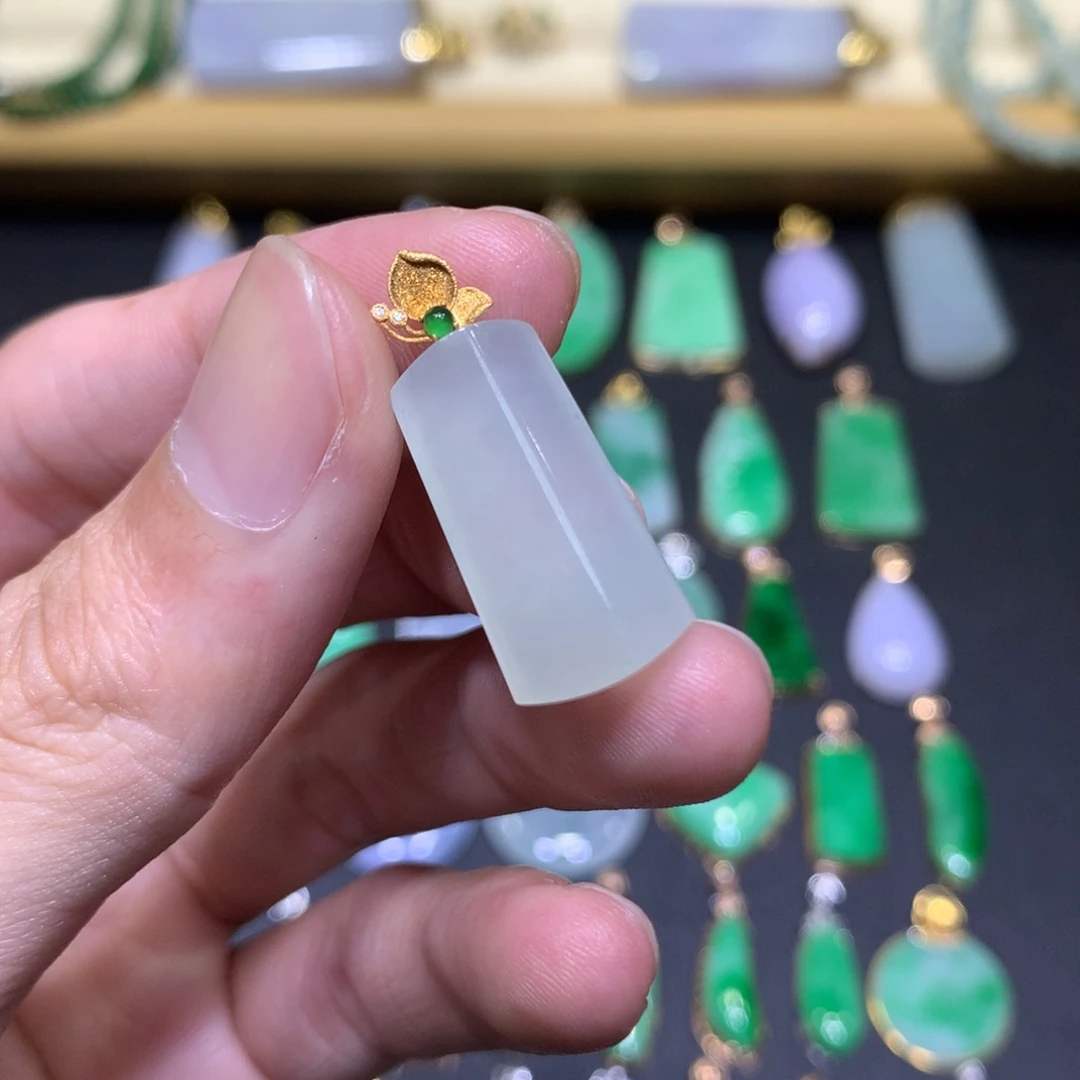 翡翠18K金镶嵌吊坠(不含链)