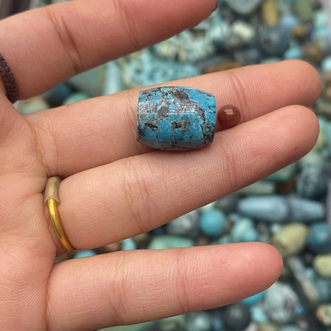 南红玛瑙未镶嵌珠宝奇石