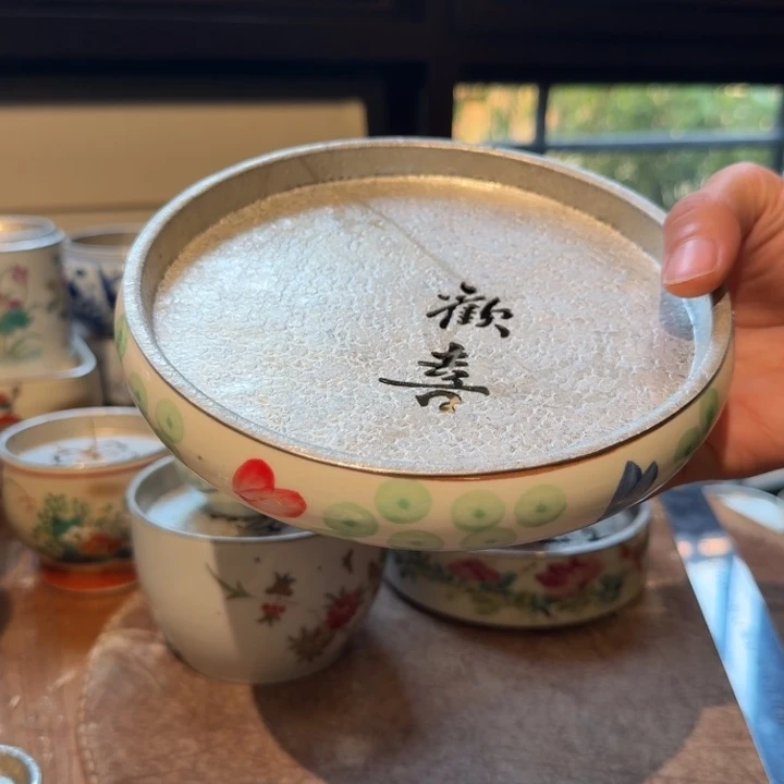 壶承天的作品是由一个