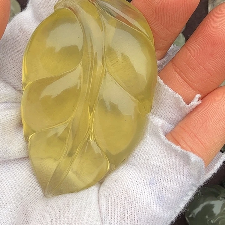 幺***儿水晶未镶嵌车挂水晶