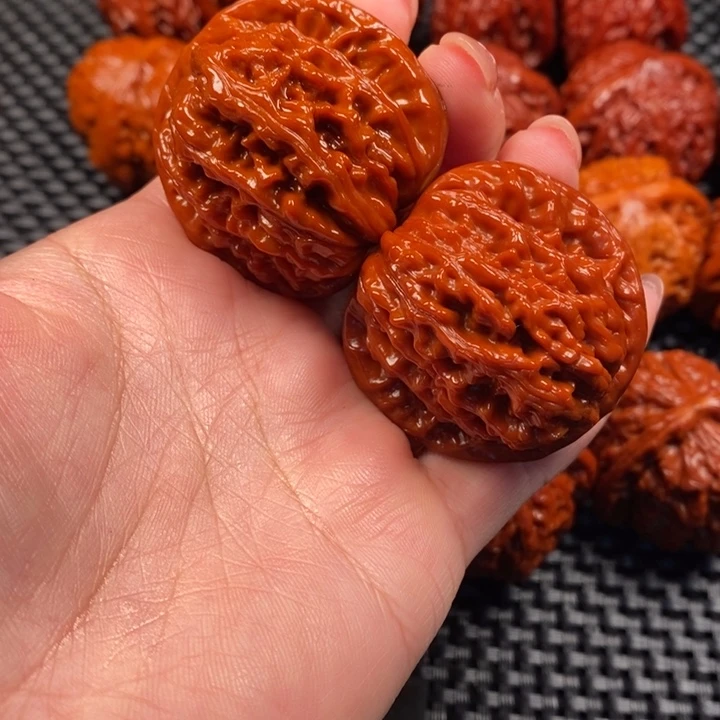 小***物文玩核桃吊坠四座楼小人物