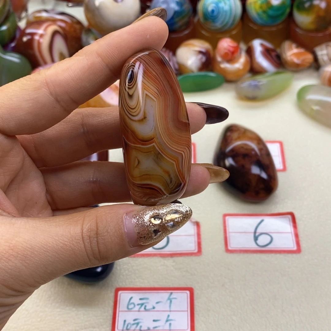 玛瑙/玉髓未镶嵌珠宝奇石