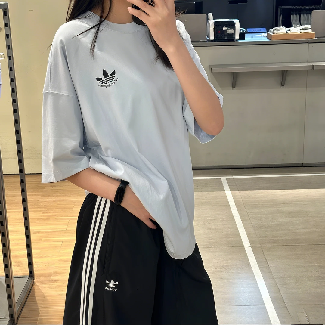 【卖场爆款】阿迪达斯三叶草后背印花LOGO宽松透气运动短袖JN1675