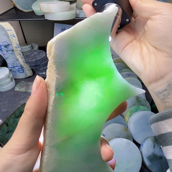 翡翠裸石缅甸翡翠