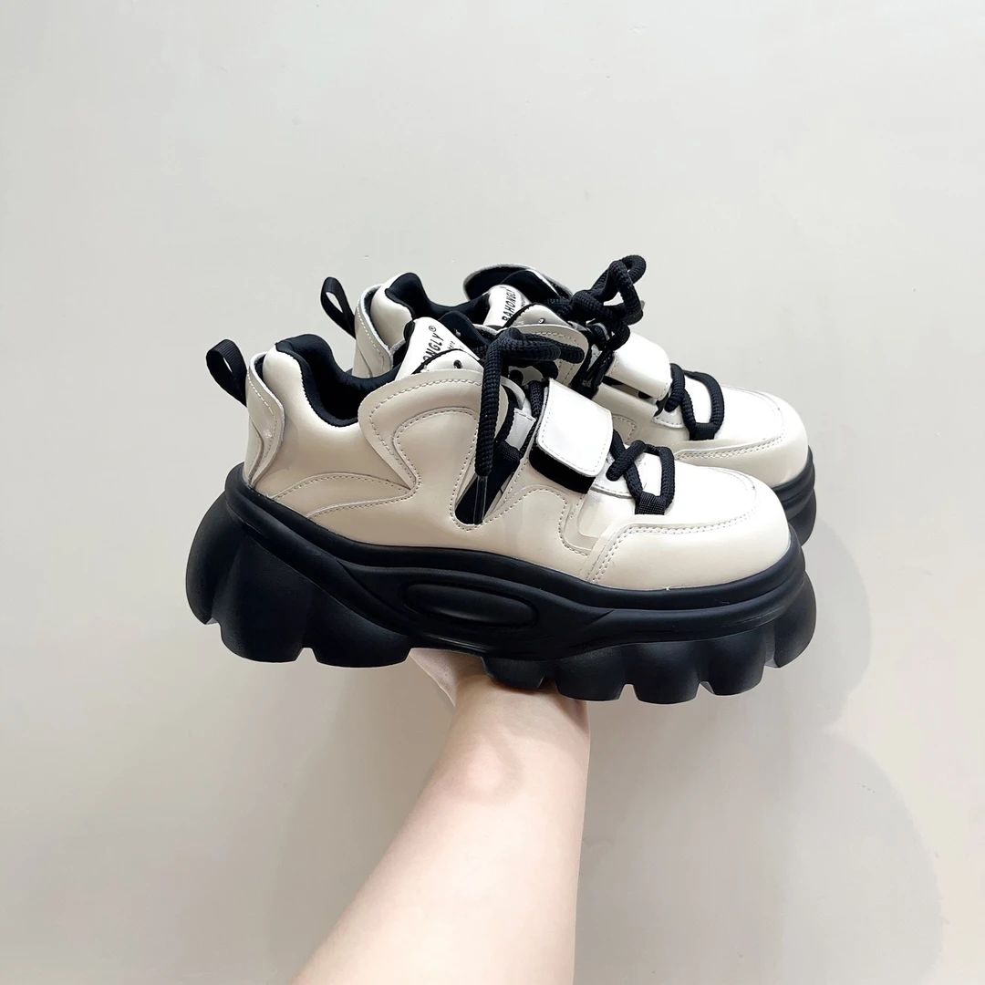 韩版系带厚底老爹鞋时尚黑色休闲鞋2025年秋季增高百搭圆头松糕鞋