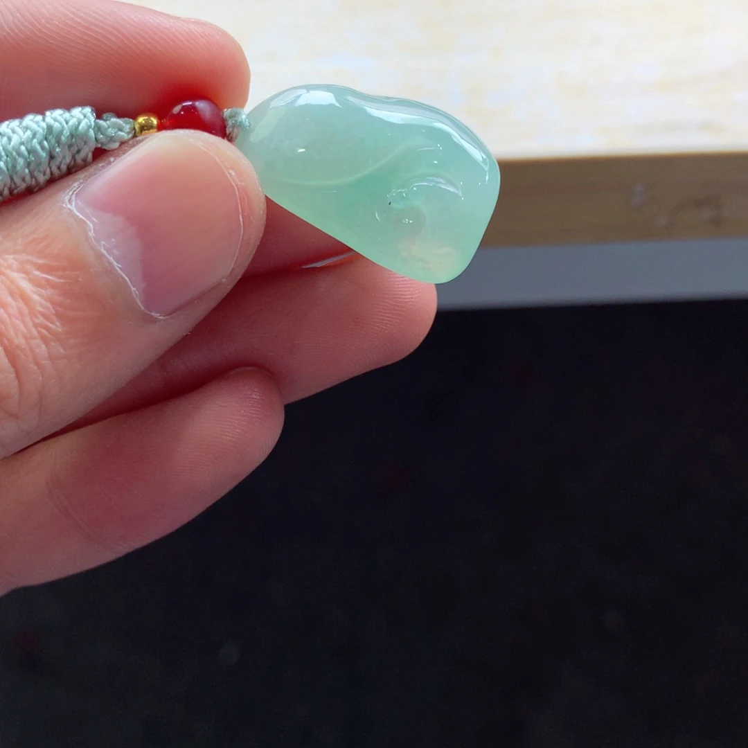 翡翠颈饰未镶嵌吊坠