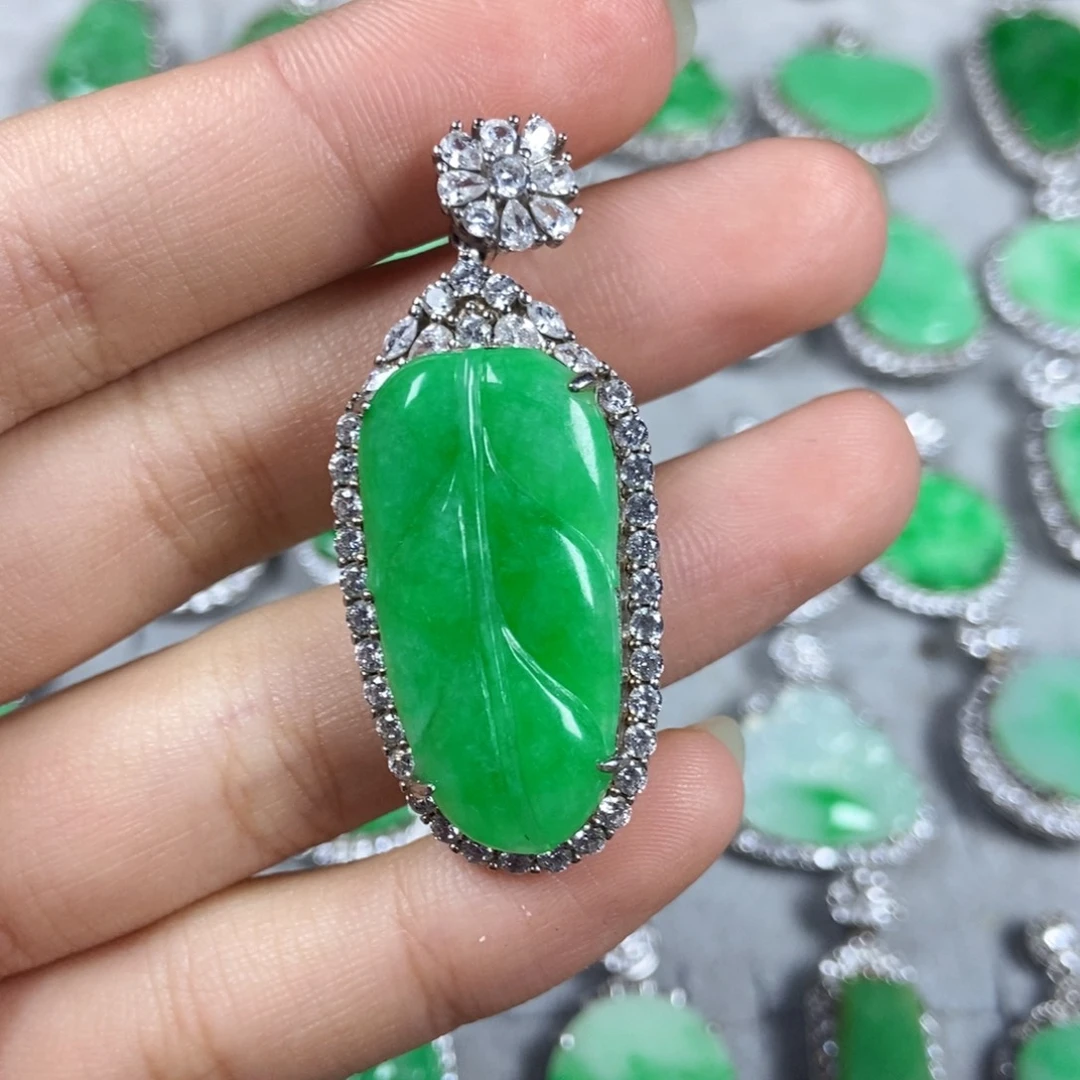 颈饰未镶嵌翡翠叶子