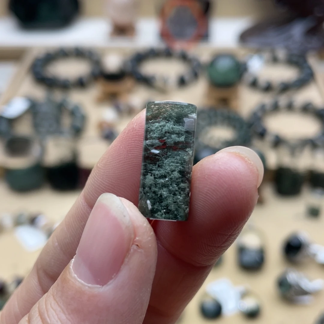 颈饰未镶嵌水晶绿幽灵柱子