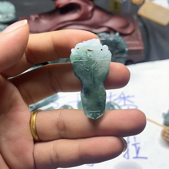 颈饰未镶嵌翡翠翡翠