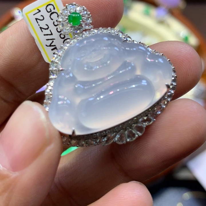 翡翠18K金镶嵌颈饰翡翠吊坠