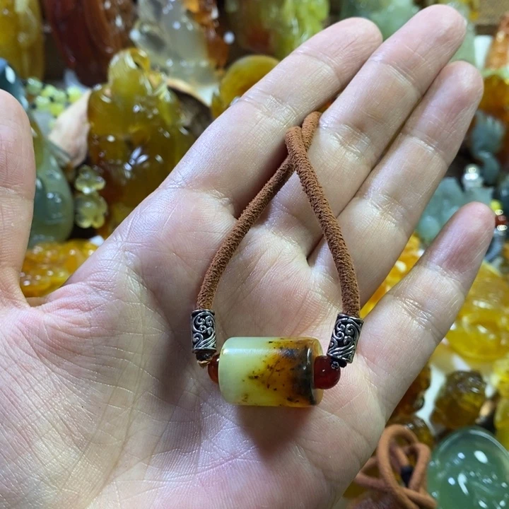 蛇纹石玉未镶嵌颈饰