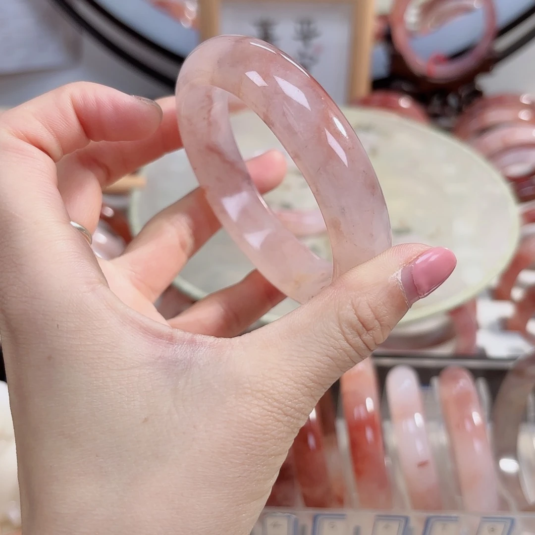 石英质玉手镯未镶嵌谁****爱