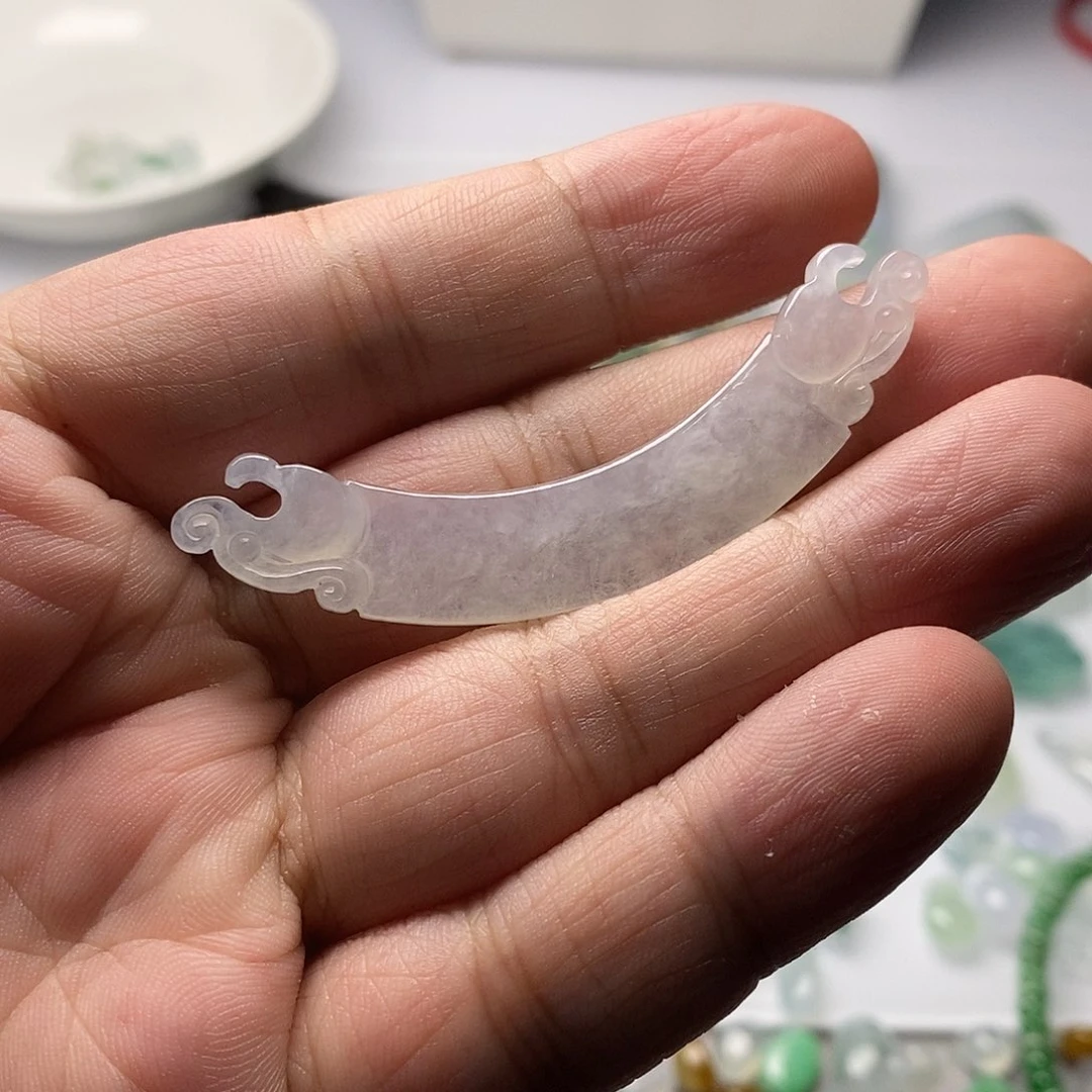 翡翠颈饰未镶嵌卡***?天然翡翠挂件