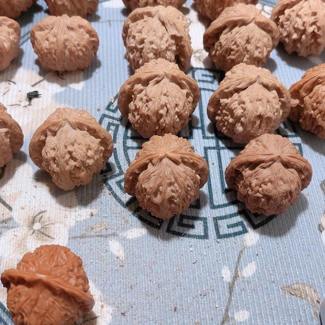 文玩核桃把件ㄥ****ㄥ39三角白43.1克