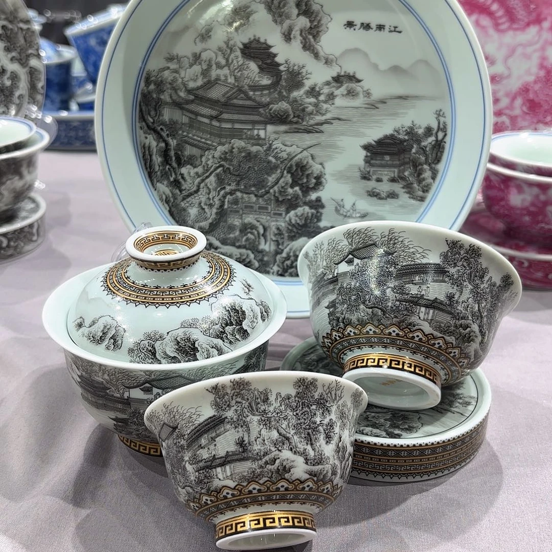 瓷片景德镇瓷器精品陈列