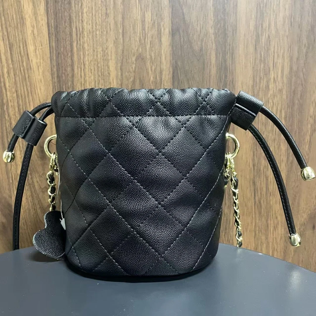 时尚潮流真皮新款女包斜挎包手提小废包 0443 黑色抽绳小水桶