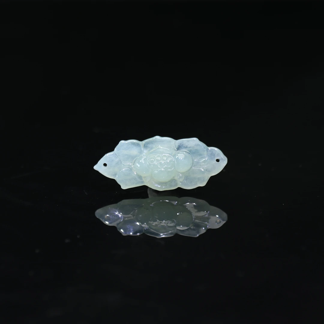2天然缅甸翡翠A货莲蓬/700120/北京银座拍卖