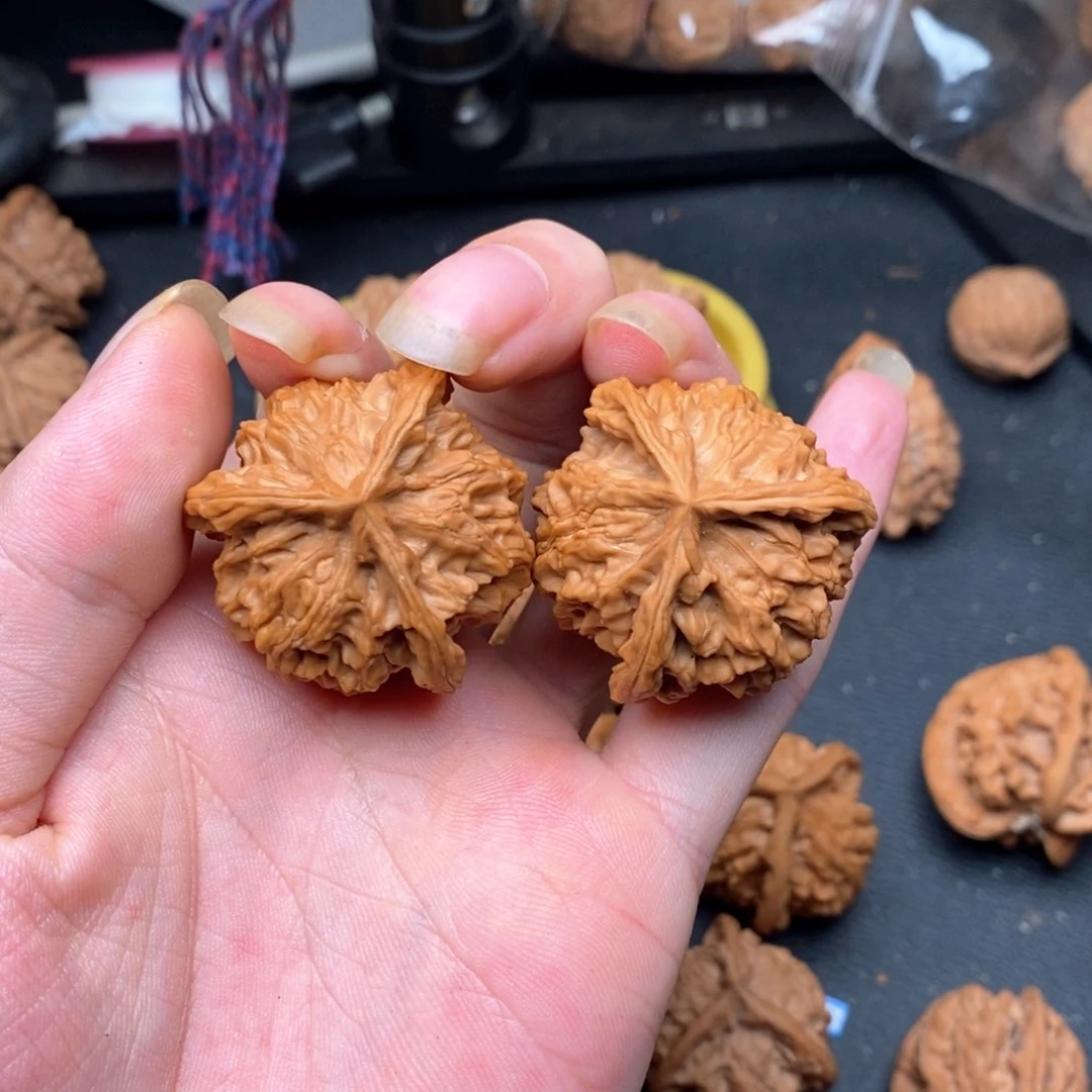 文玩核桃吊坠逆****?37大奔