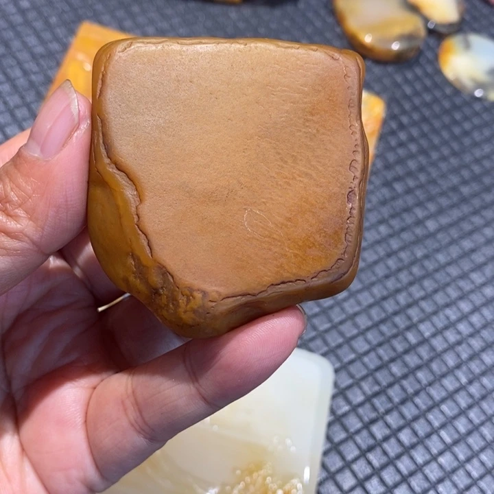 石英质玉（黄龙玉）未镶嵌挂件