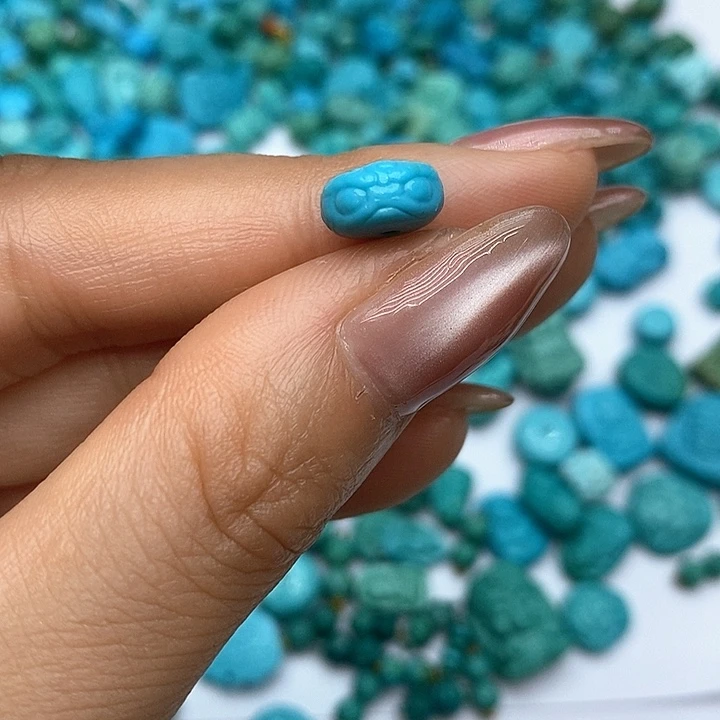 绿松石未镶嵌珠宝奇石