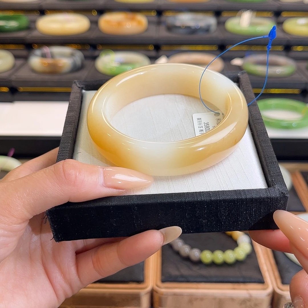 和田玉未镶嵌手镯57 58