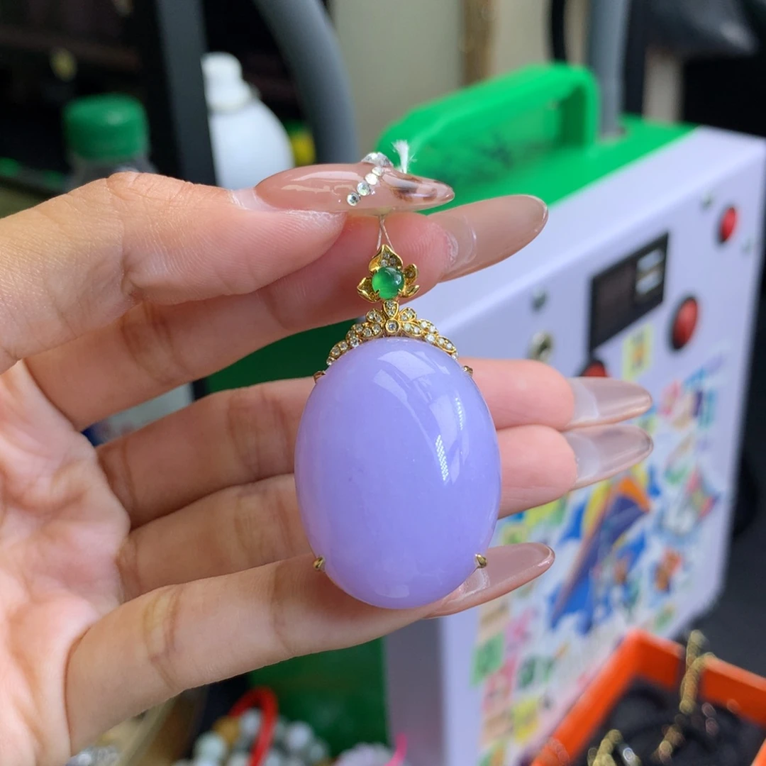 时***库翡翠18K金镶嵌颈饰