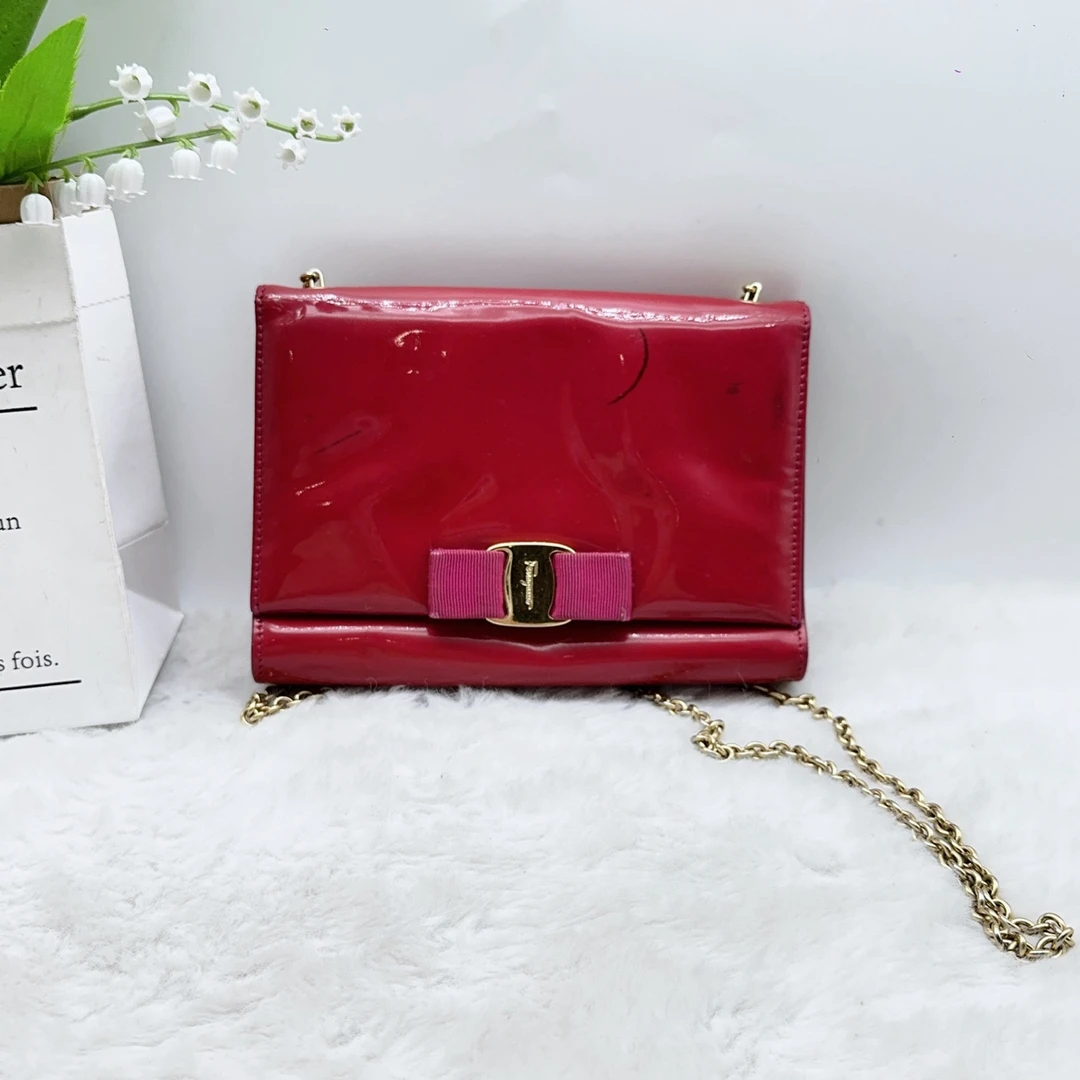 95新 FERRAGAMO/菲拉格慕  红漆皮钱包 1165 0933