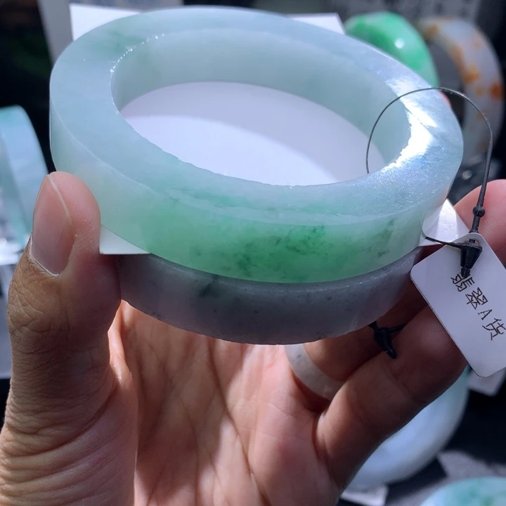 定制翡翠未镶嵌翡翠手镯