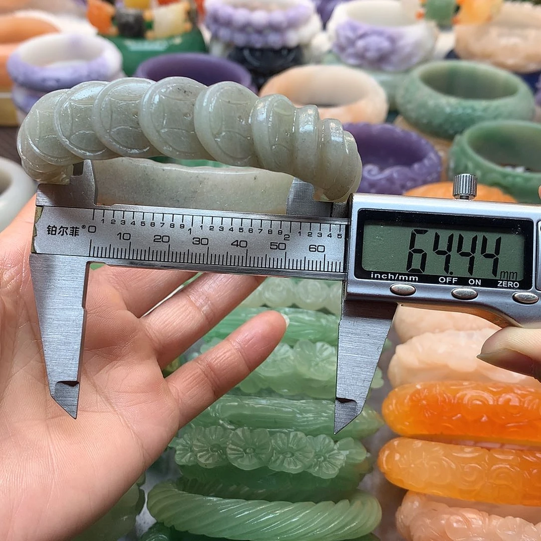 未镶嵌手镯石英质玉